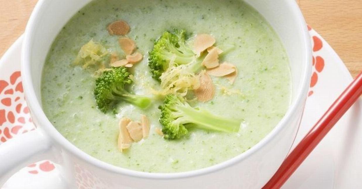 Broccoli and Almond Soup (Winter Treat)